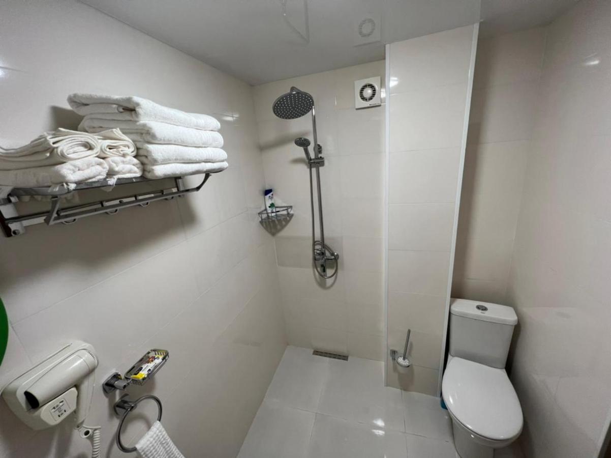 Pekini Street Apartment Tbilisi Exteriör bild