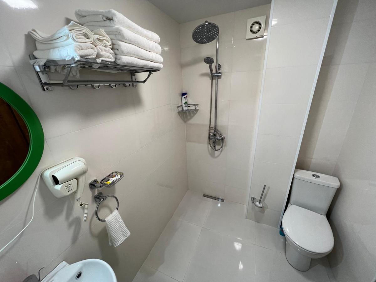 Pekini Street Apartment Tbilisi Exteriör bild