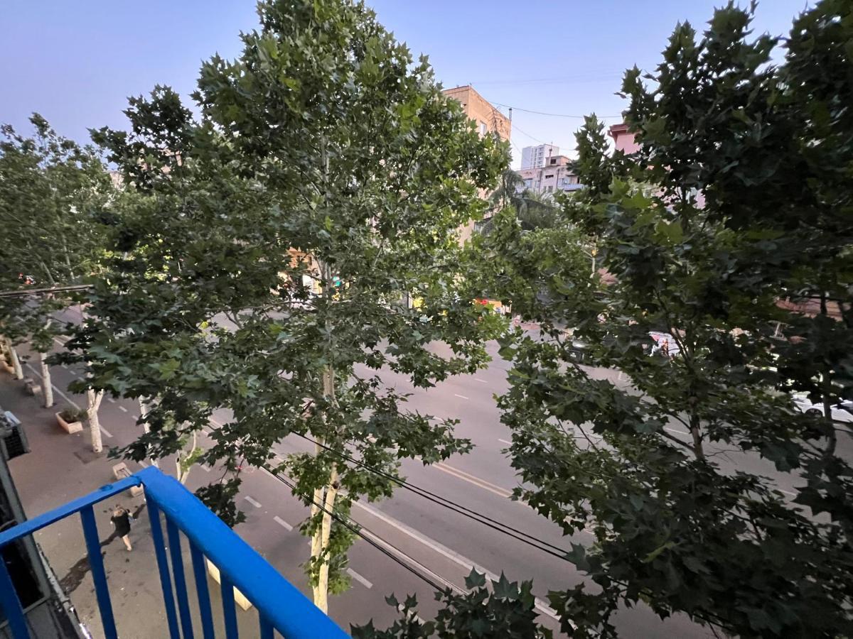 Pekini Street Apartment Tbilisi Exteriör bild